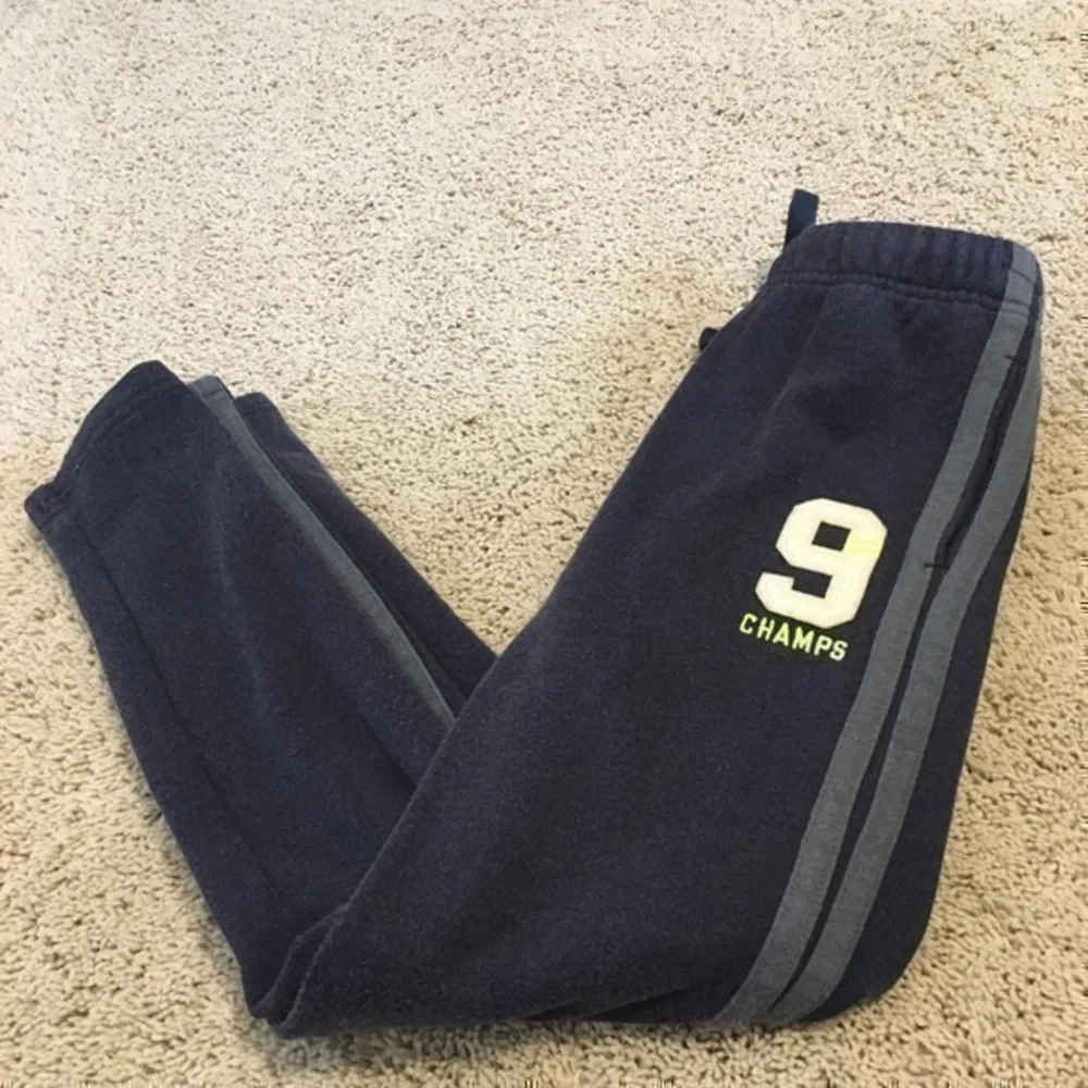 Boys size 10 navy Osh Kosh sweatpants